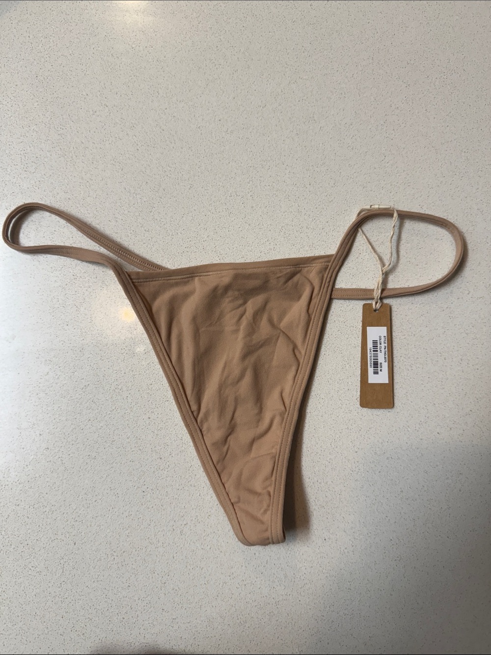 Skims fits everybody t-string thong - Picture 4 of 6